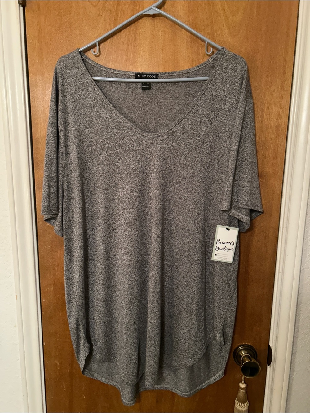 Mind Code Women's Gray V-Neck Short Sleeve Top. So soft. NWT. 3X